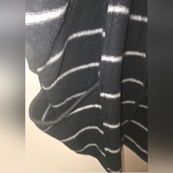 Free People Blanket Poncho Coat Wool Blend Black And White Size Small Oversized - Picture 6 of 7